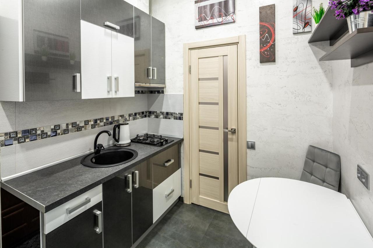 Apartment On Lesya Ukrainka Lviv Ngoại thất bức ảnh