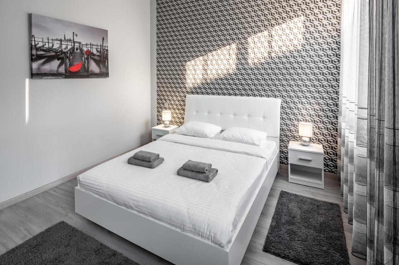 Apartment On Lesya Ukrainka Lviv Ngoại thất bức ảnh