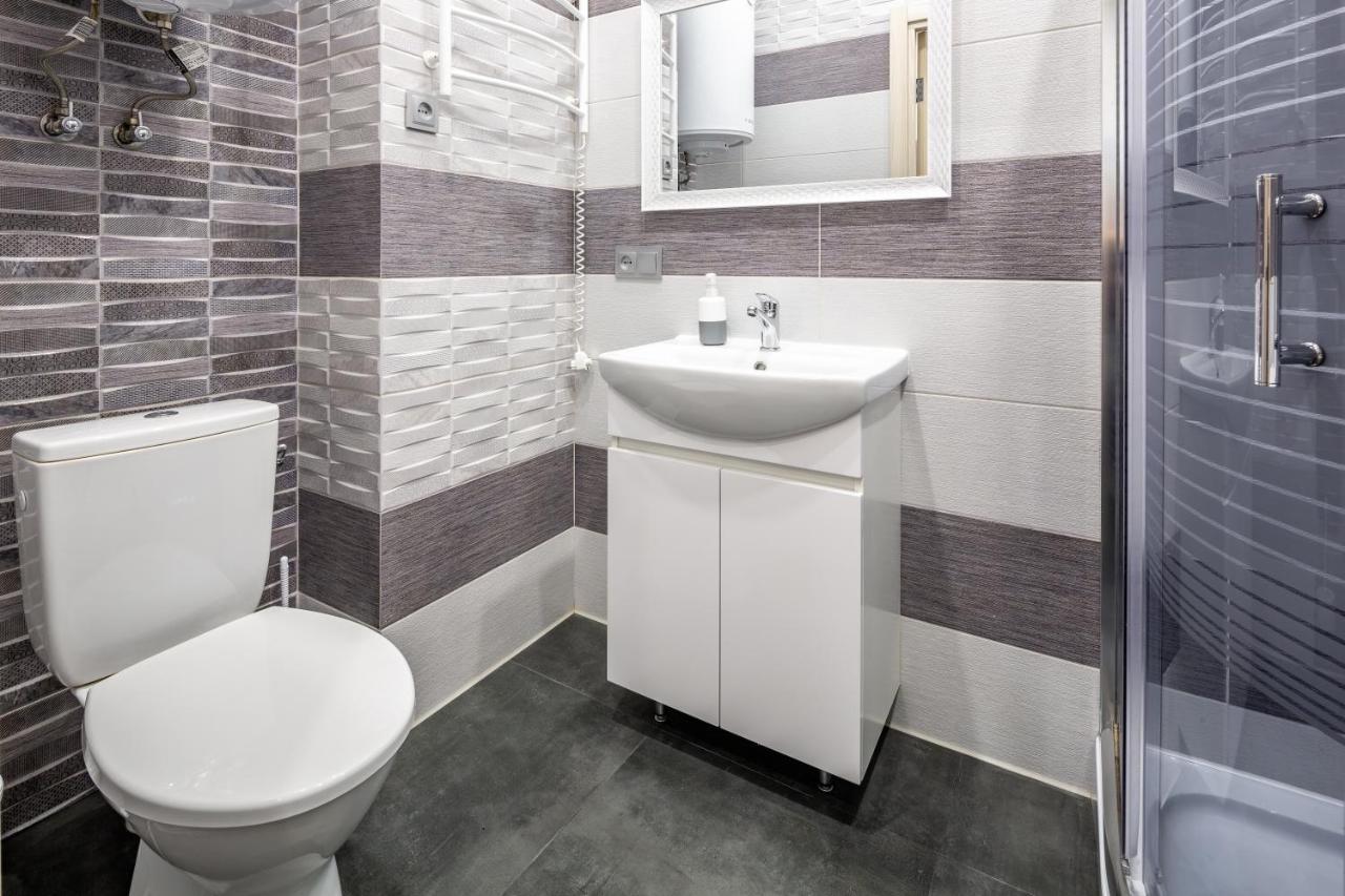 Apartment On Lesya Ukrainka Lviv Ngoại thất bức ảnh