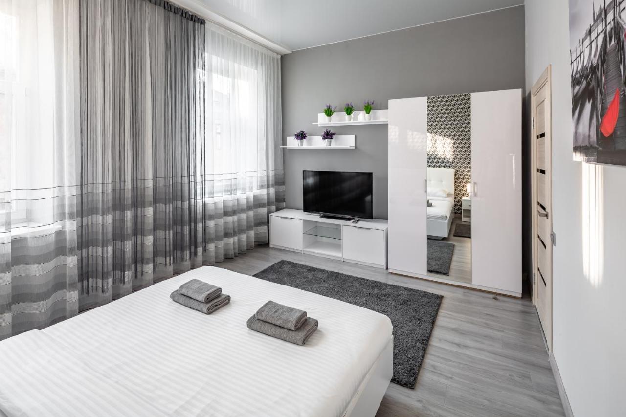 Apartment On Lesya Ukrainka Lviv Ngoại thất bức ảnh