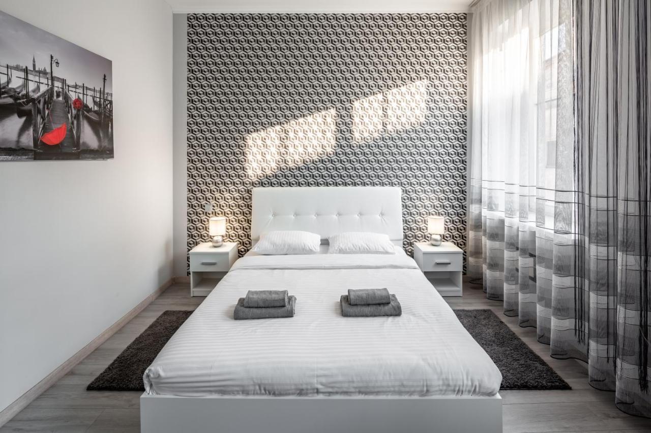 Apartment On Lesya Ukrainka Lviv Ngoại thất bức ảnh