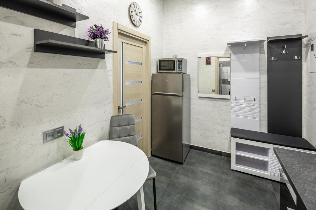 Apartment On Lesya Ukrainka Lviv Ngoại thất bức ảnh