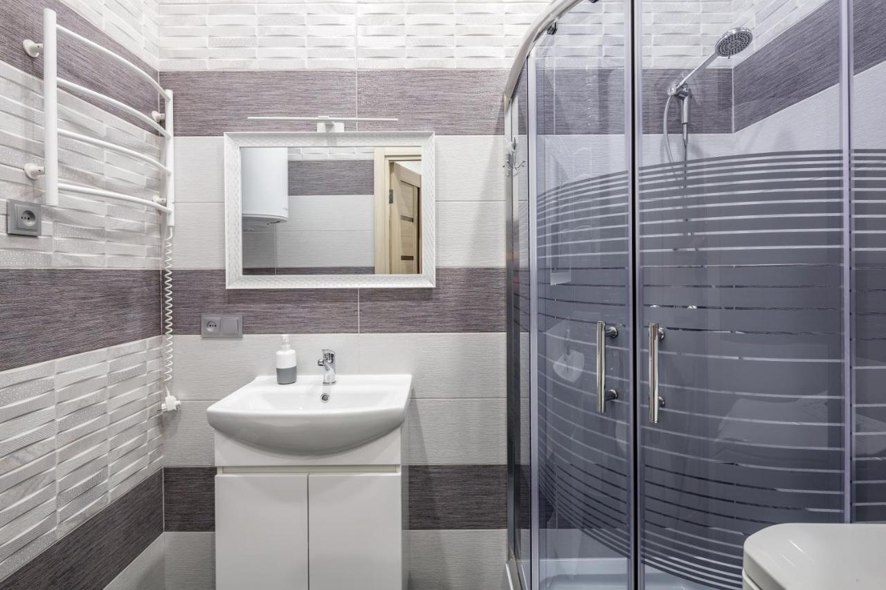Apartment On Lesya Ukrainka Lviv Ngoại thất bức ảnh
